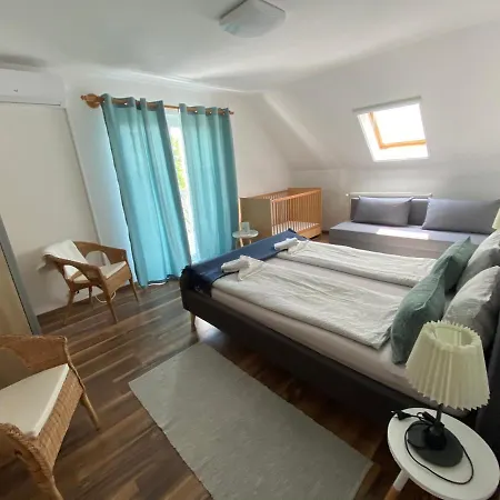 Babérsom Apartman *